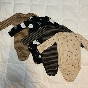 Carter’s 4 Pack of 18M Long Sleeve Bodysuits